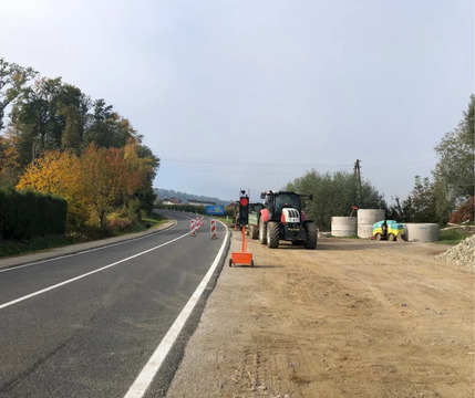 Delna zapora ceste zaradi gradnje fekalne kanalizacije v naselju Lomanoše